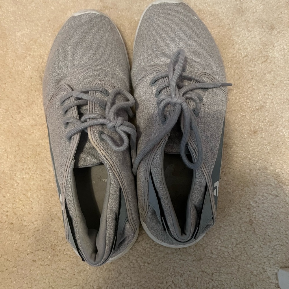 Men’s grey sneakers size 10